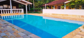 House with an Amazing Pool Very Close to the Beach